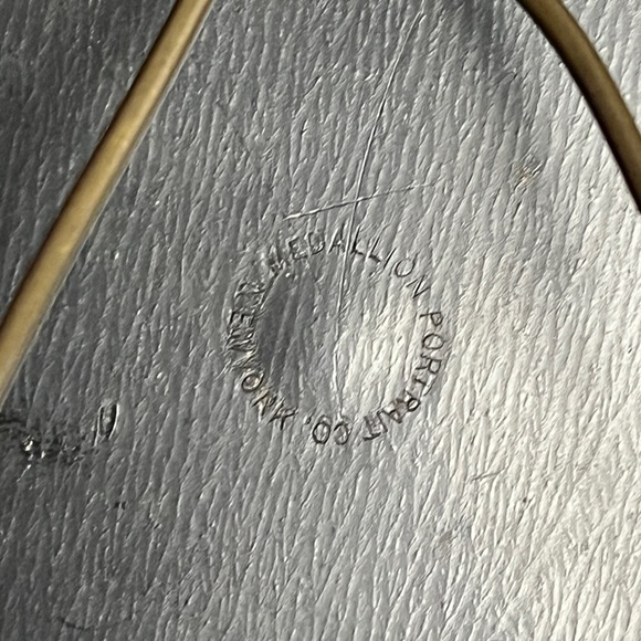 Antique Tintype Victorian Baby Photo in Ornate Round Picture Frame - Picture 4 of 14